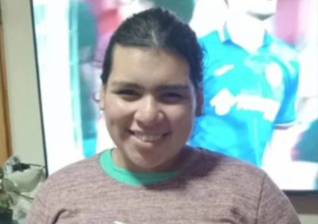 Buscan a una adolescente de 15 años en Esquel: piden colaboración para dar con su paradero