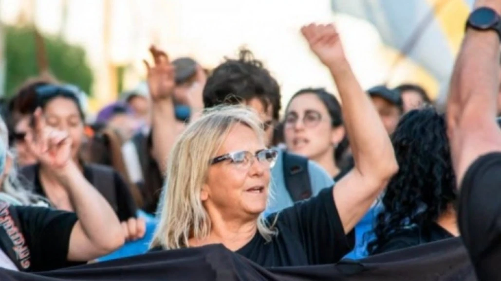 Liliana Battistotti recibió el premio Berta Cáceres por su lucha ambiental en Chubut
