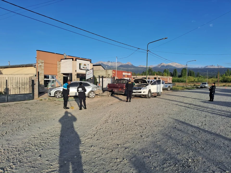 Manejaba borracho, sin licencia y atropelló a un peatón en Trevelin